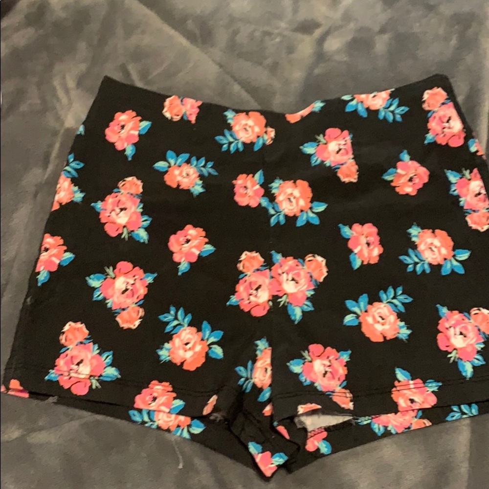 floral shorts